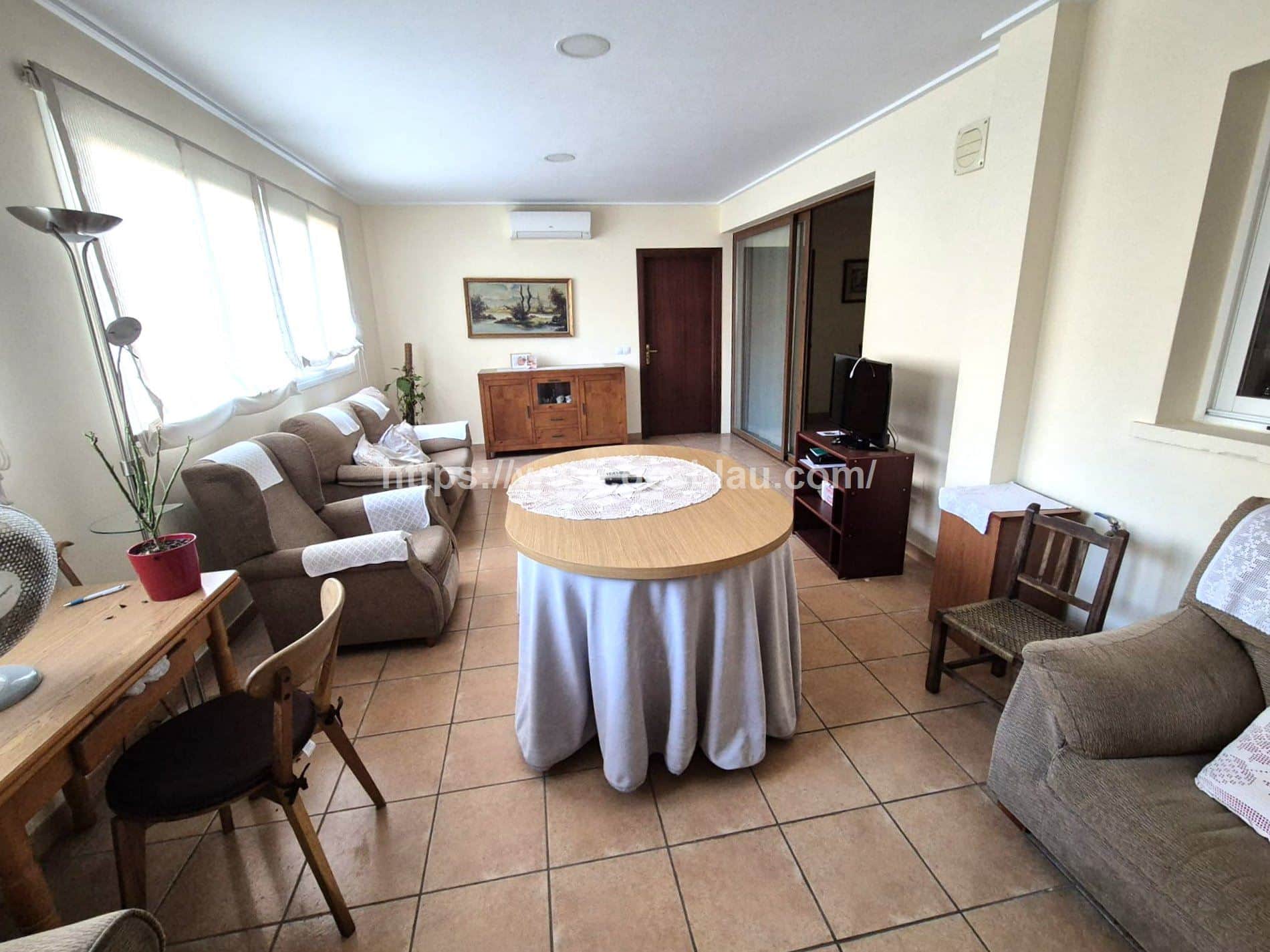 Planta baja con gran potencial: jardín, parking y amplio sótano - Foto 4