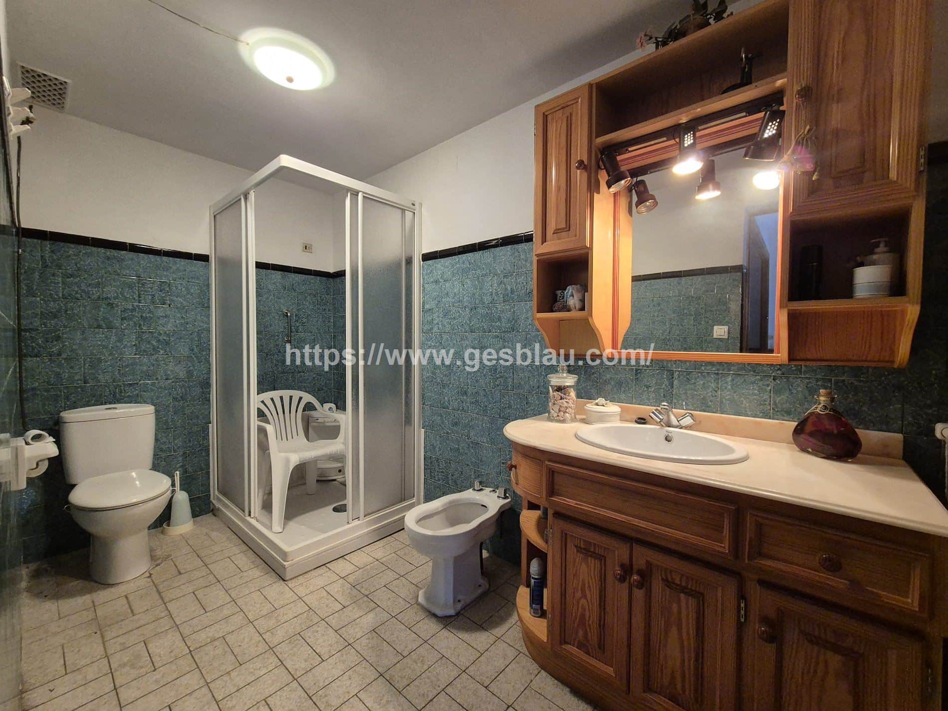 Piso a reformar en un edificio con pocos vecinos - Foto 5