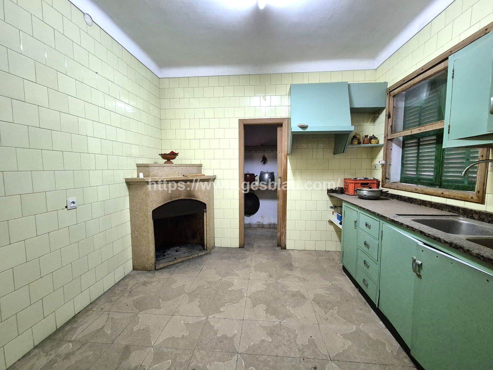 Piso a reformar en un edificio con pocos vecinos - Foto 4