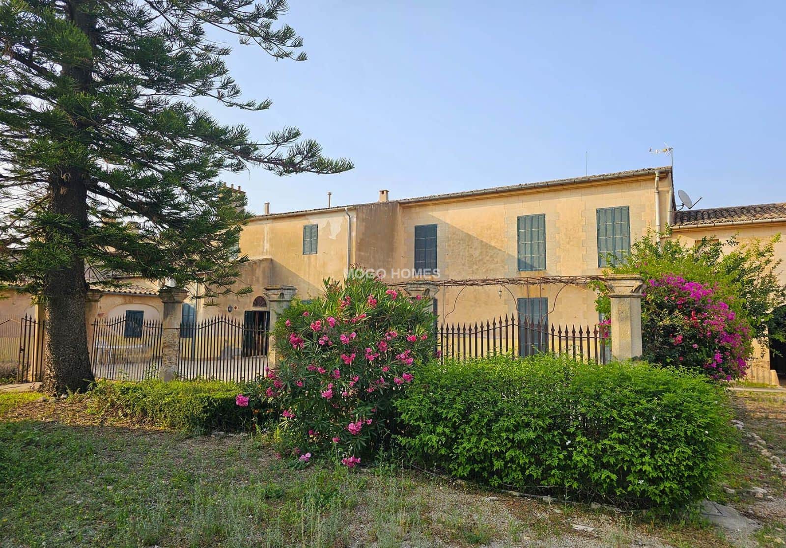 CASA SEÑORIAL EN EL CENTRO DE PORRERES CON TERRENO - Foto 3