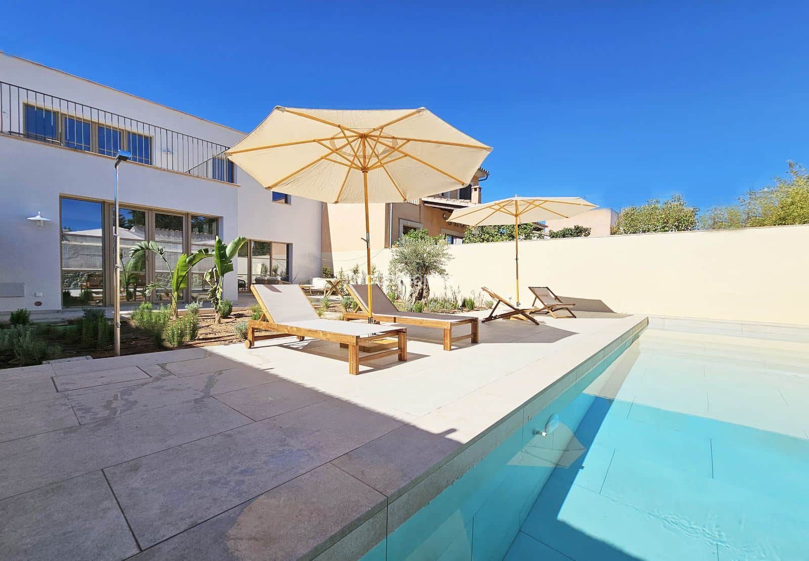 Nueva villa de diseño con piscina en Establiments - Foto 1