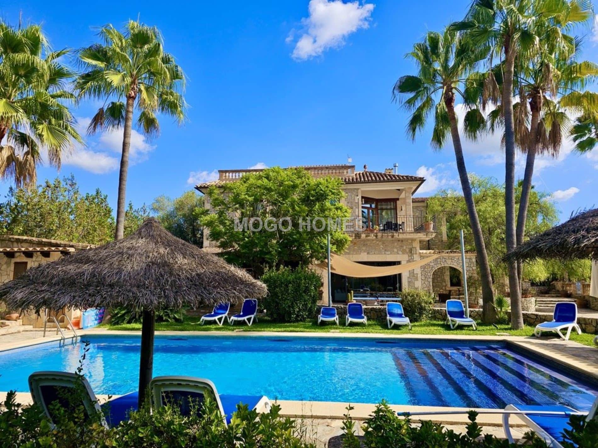 Hermosa casa de piedra con piscina, licencia de alquiler y excelente potencial de ingresos. - Foto 1