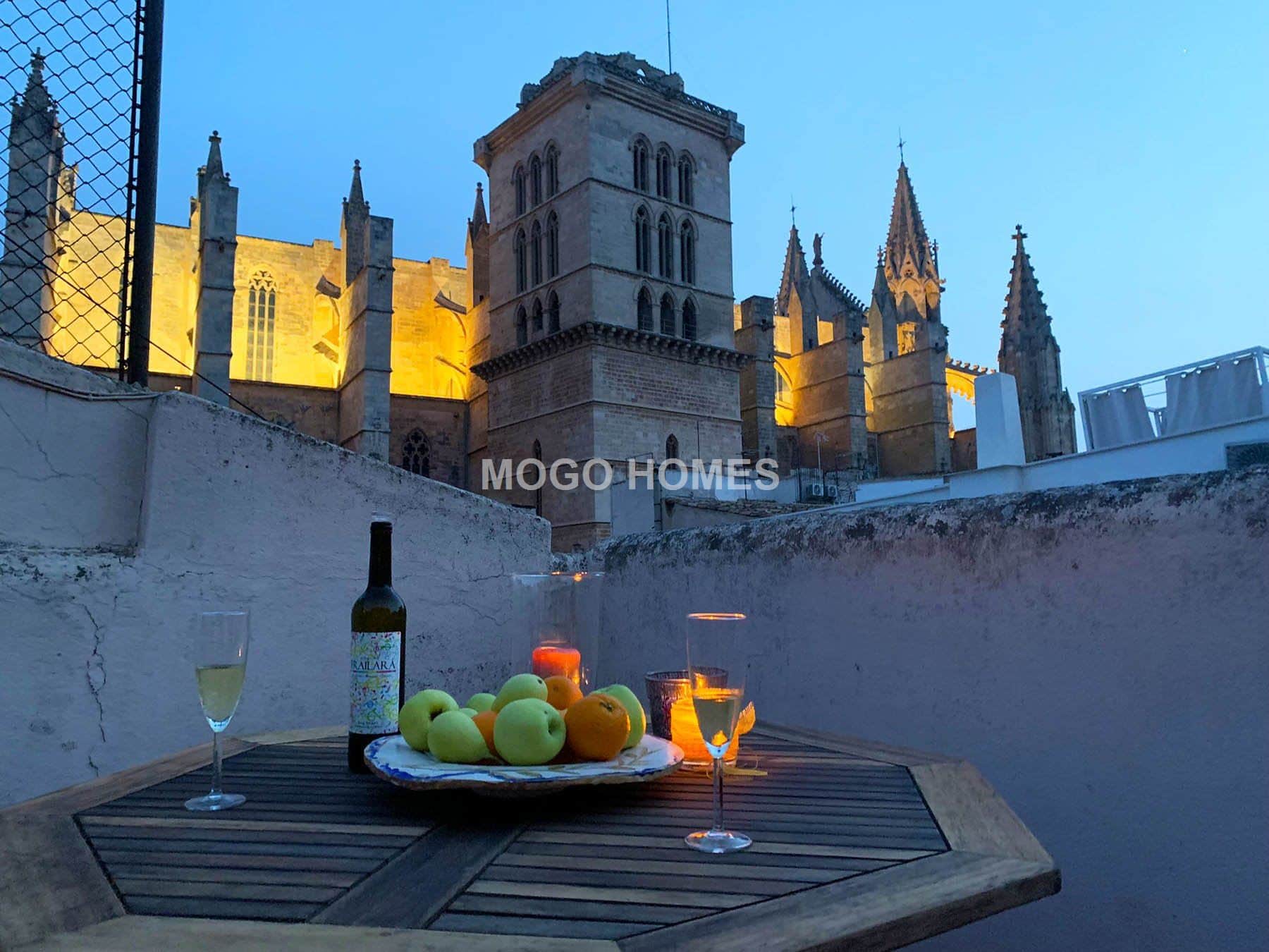 PRECIOSO PISO CON VISTAS A LA CATEDRAL - Foto 1