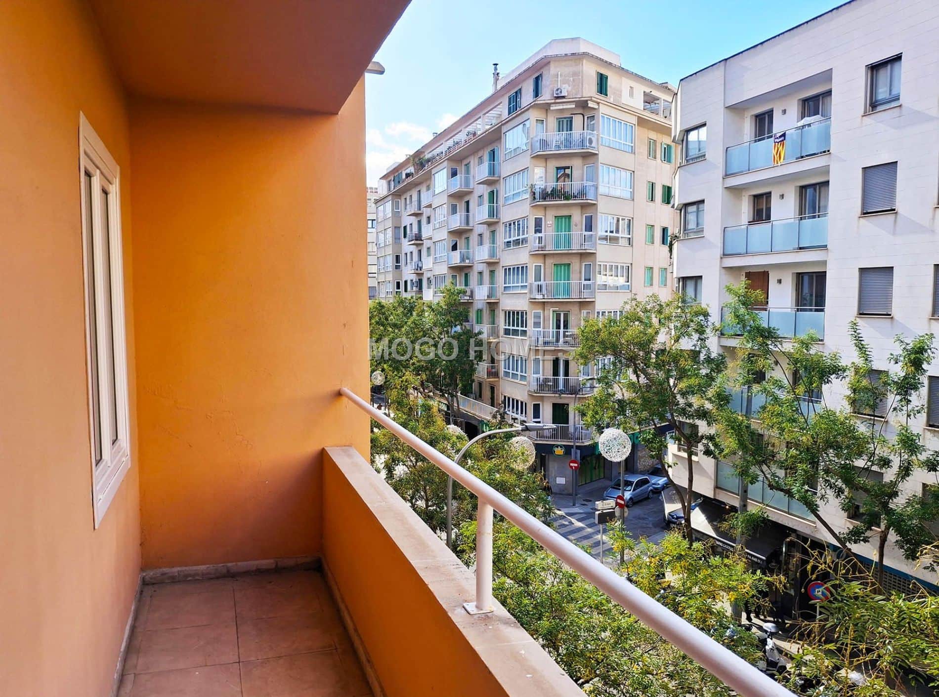 AMPLIO PISO SITUADO EN LA AVENIDA ARGENTINA - Foto 3