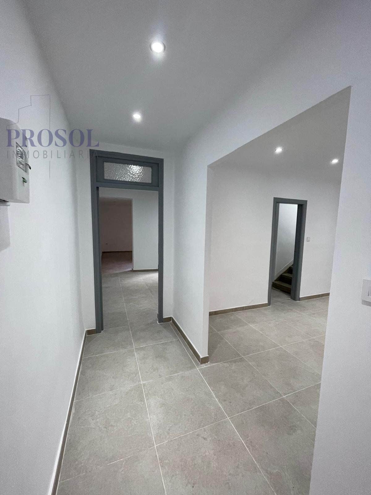 VENTA DE CASA REFORMADA EN CENTRO - Foto 3