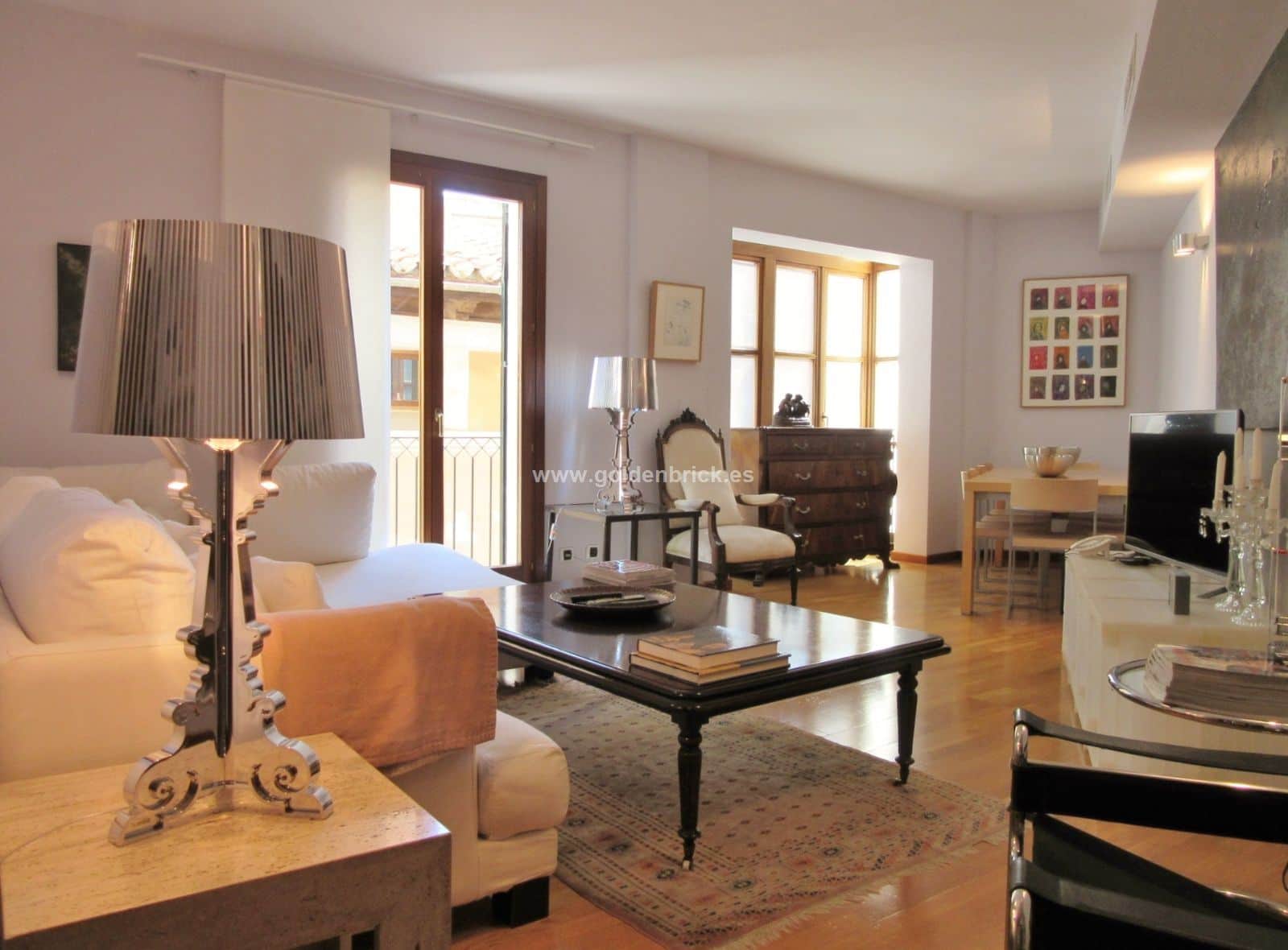 Elegante piso amueblado con plaza de garaje en Jaime III - Foto 2