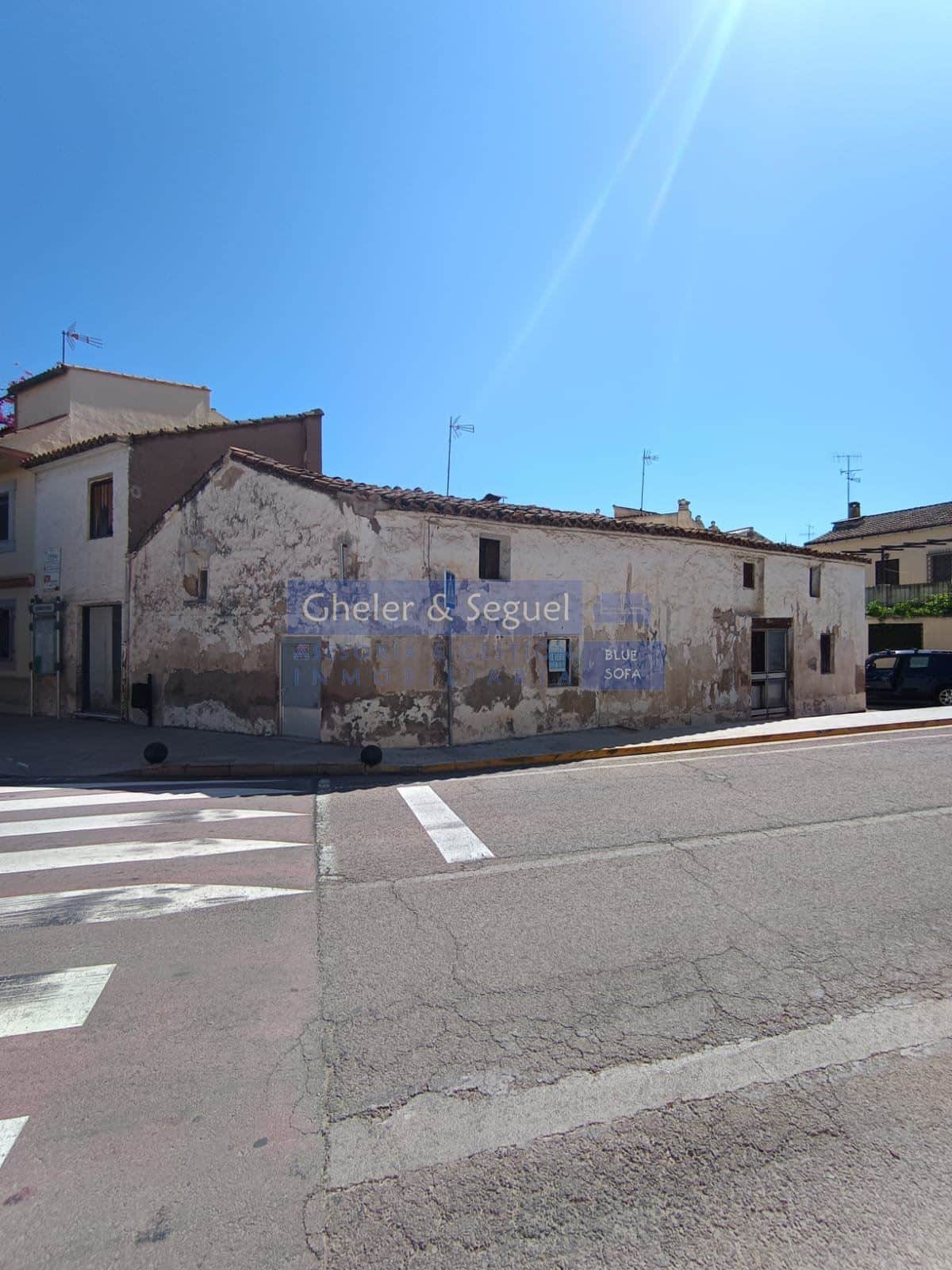 Casa de pueblo para demoler en un excelente solar esquinero - Foto 2