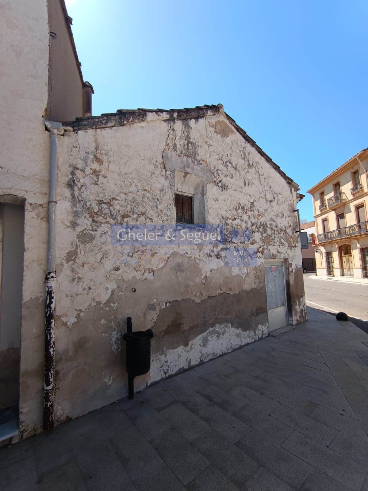 Casa de pueblo para demoler en un excelente solar esquinero - Foto 4