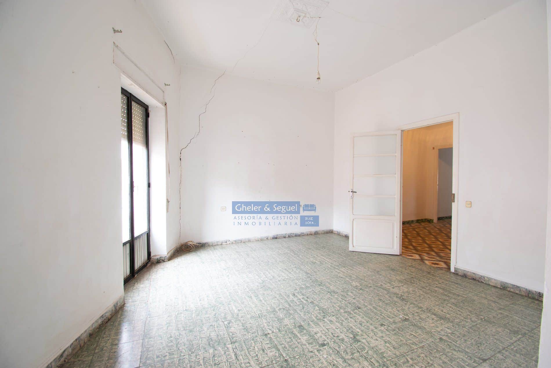 Casa de pueblo con patio y garaje - Foto 3