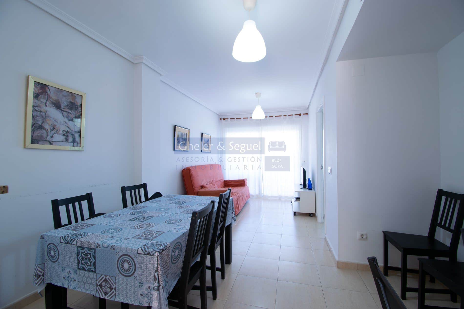 Apartamento con terraza, en zona tranquila a 5 minutos del mar - Foto 2