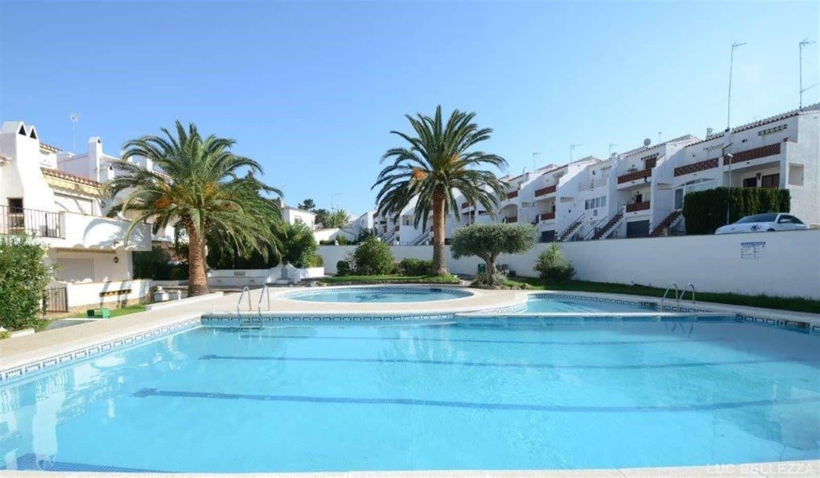 Apartamento con gran terraza y bonita piscina comunitaria - Foto 1