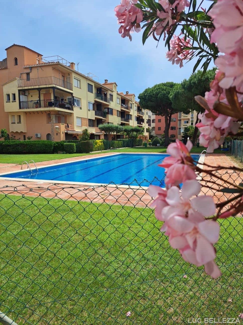 Apartamento situado en la urbanización de Ampuriabrava. - Foto 1