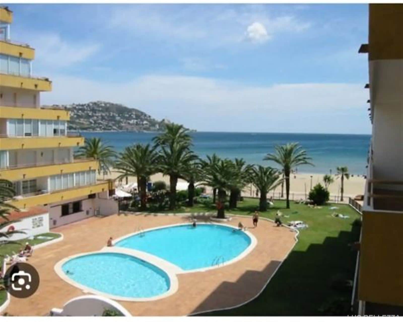 Estudio  situada en 1º línea de mar, - Foto 1