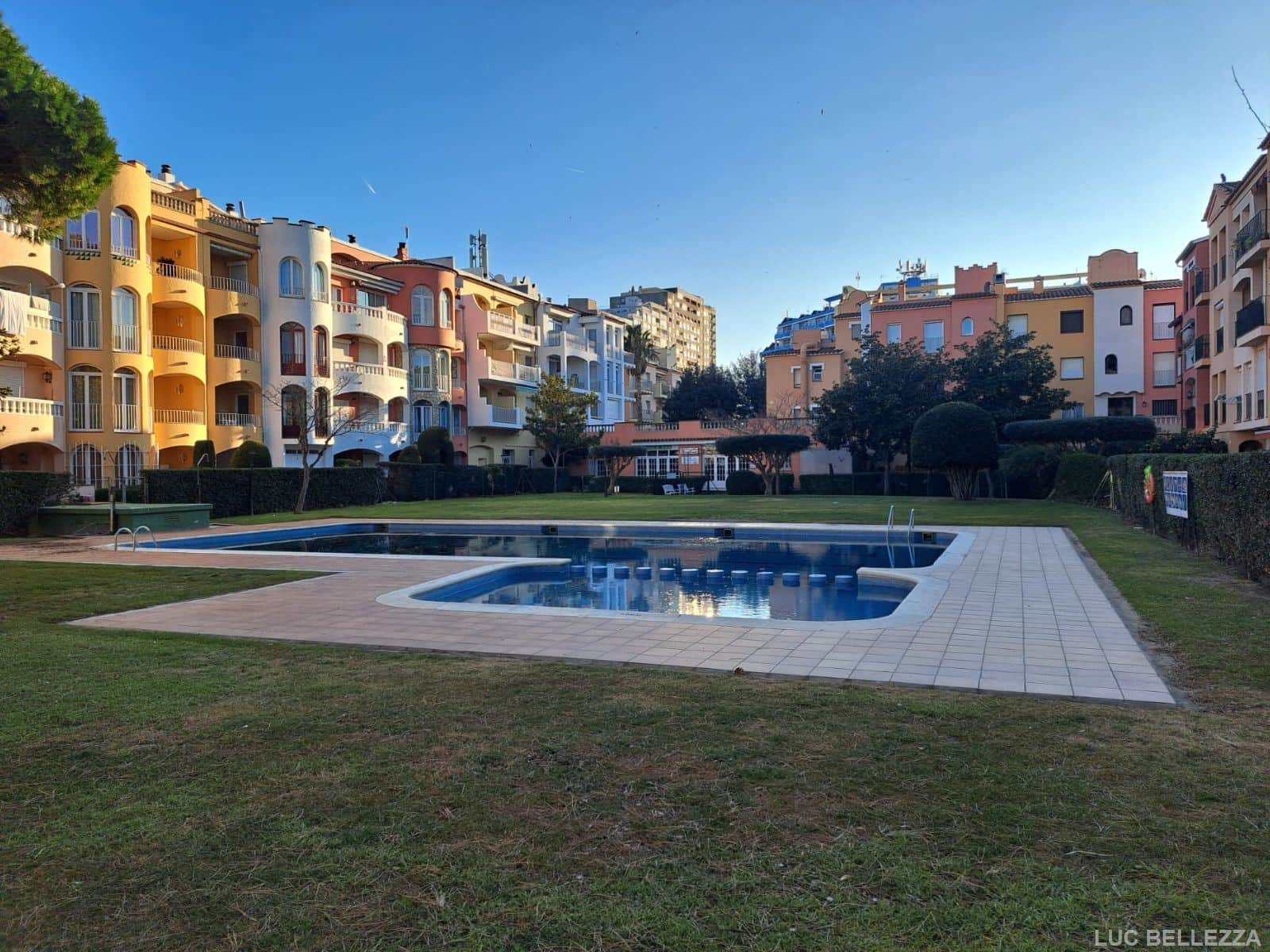 apartamento con piscina empuriabrava centro - Foto 2