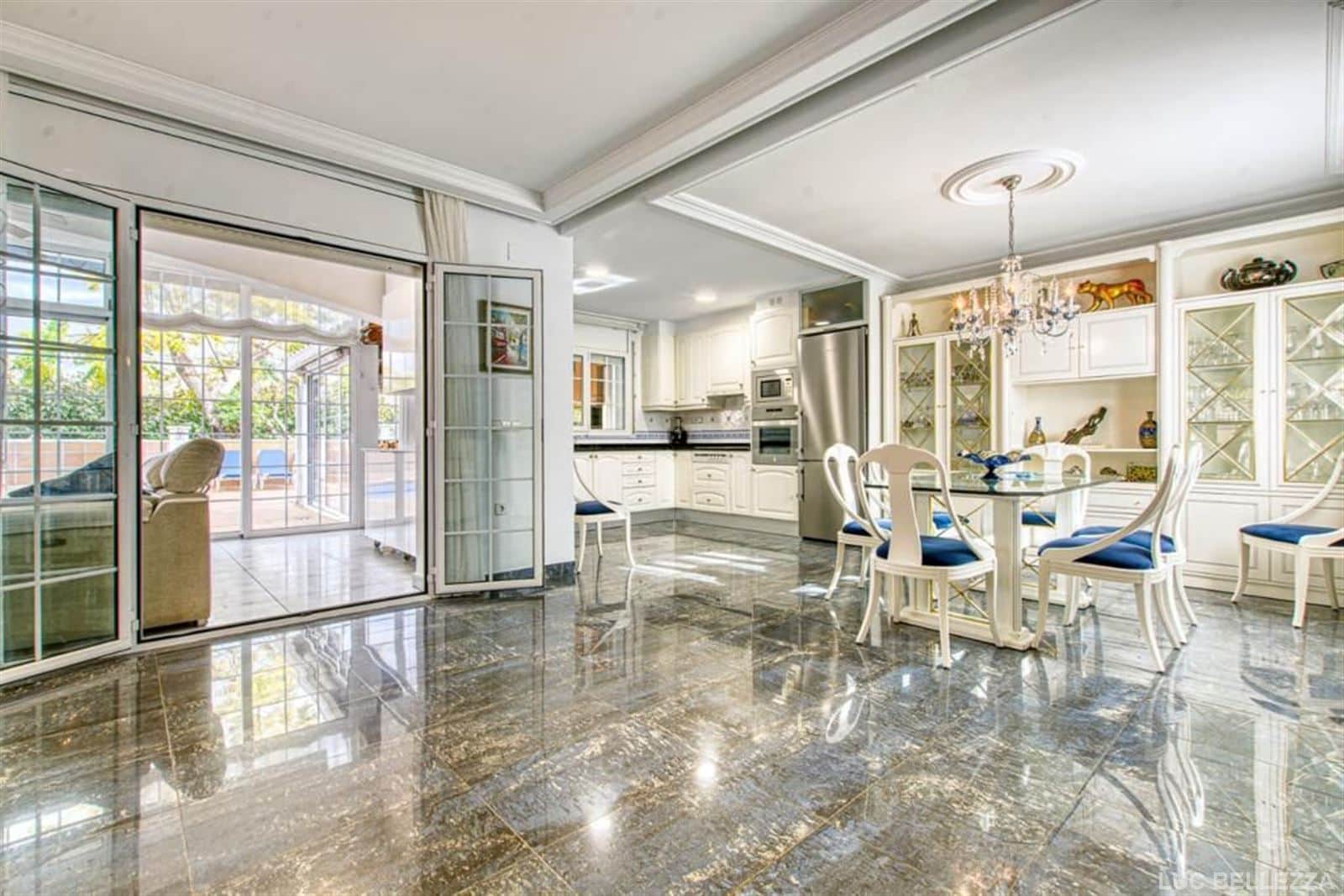 Lujosa villa en una zona residencial de Ampuriabrava - Foto 4