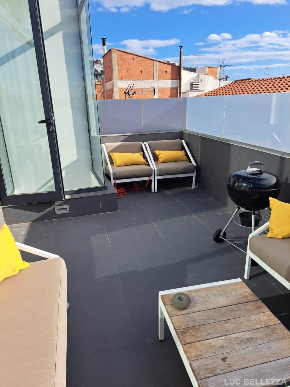 Magnífica y moderna casa de pueblo en centro Roses - Foto 2