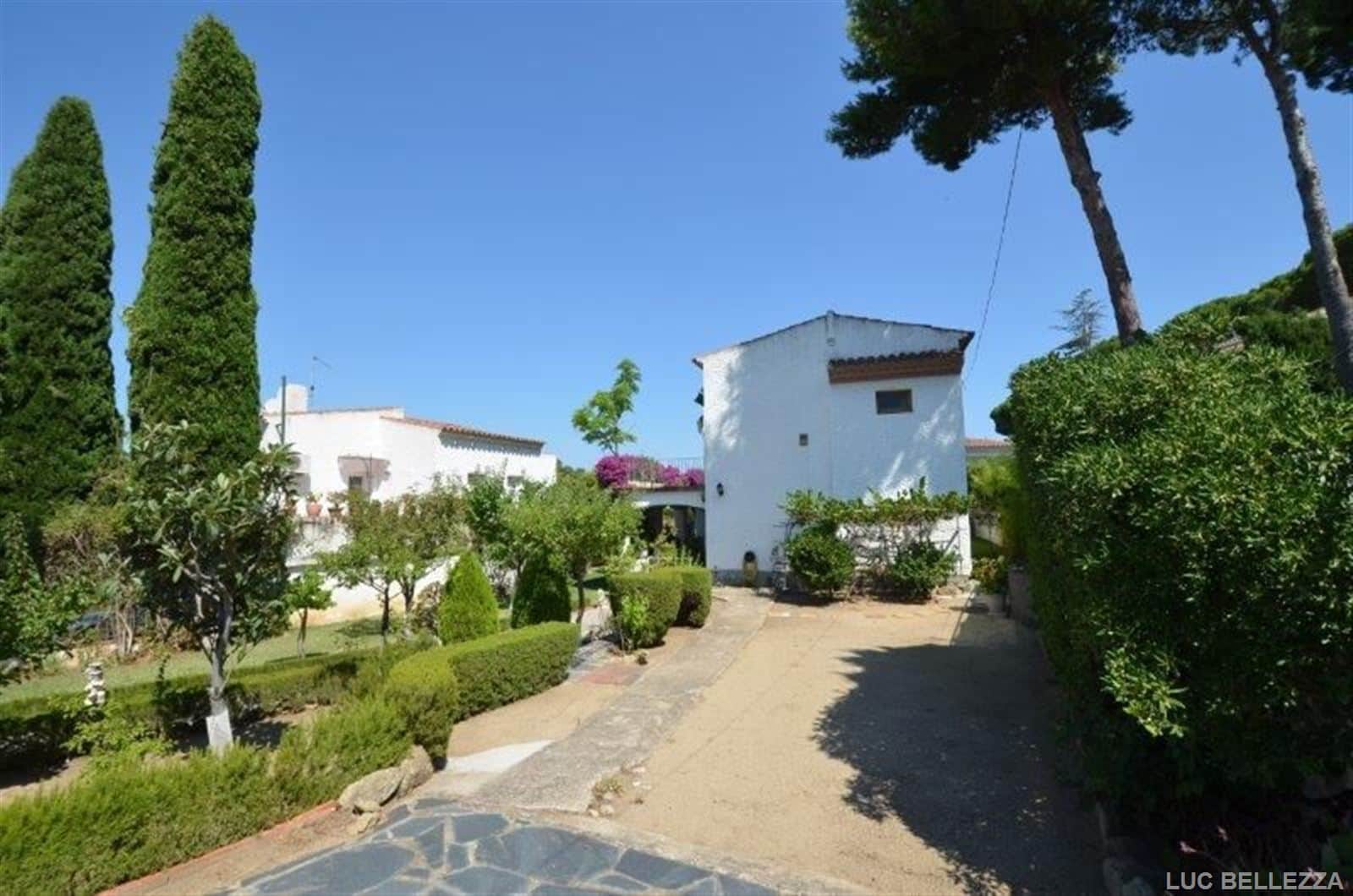 Magnífica propiedad en zona residencial de Roses - Foto 1