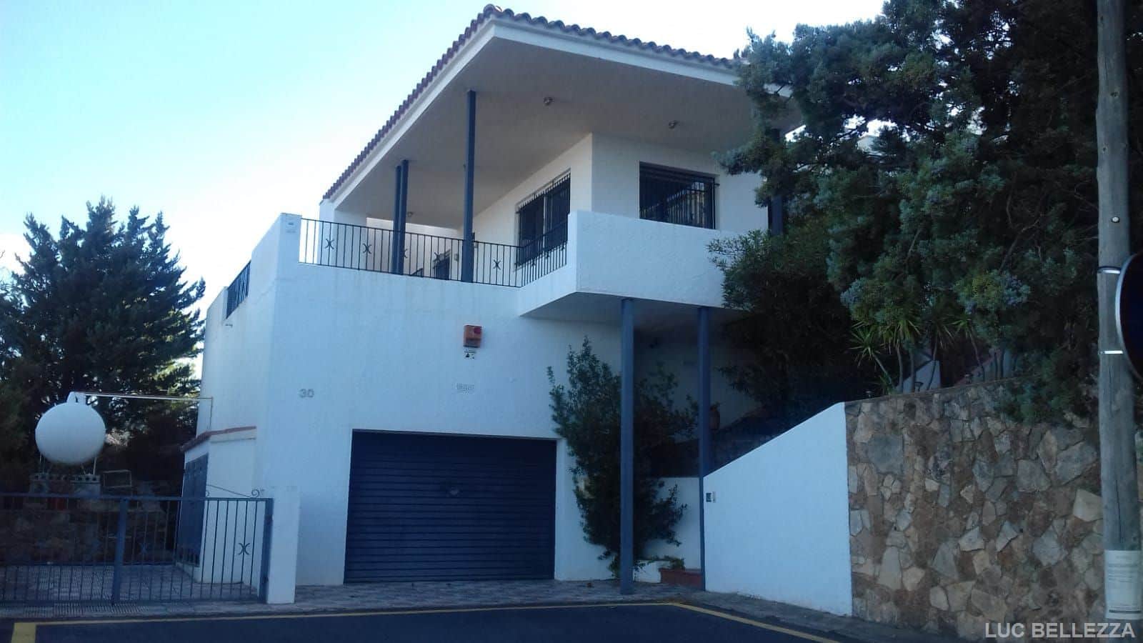 VILLA CON PISCINA & VISTA PANORAMICA AL MAR - Foto 1