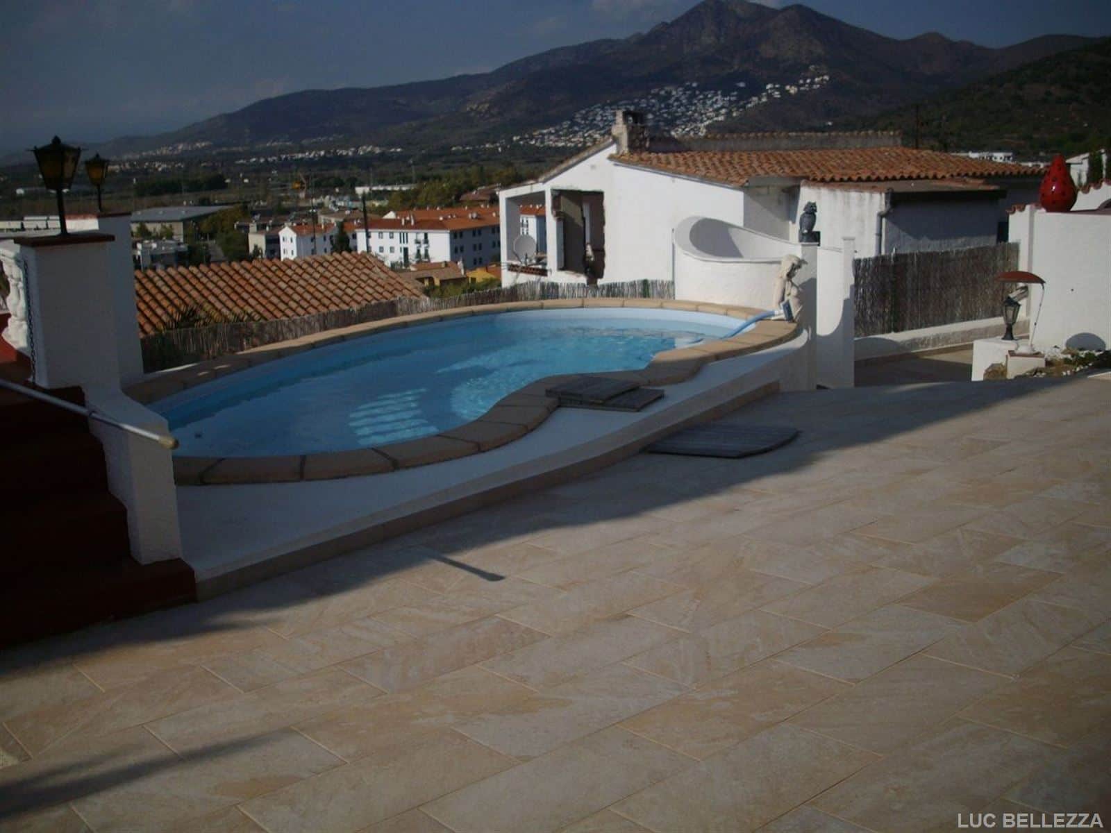Casa con piscina en Los Grecs - Foto 2