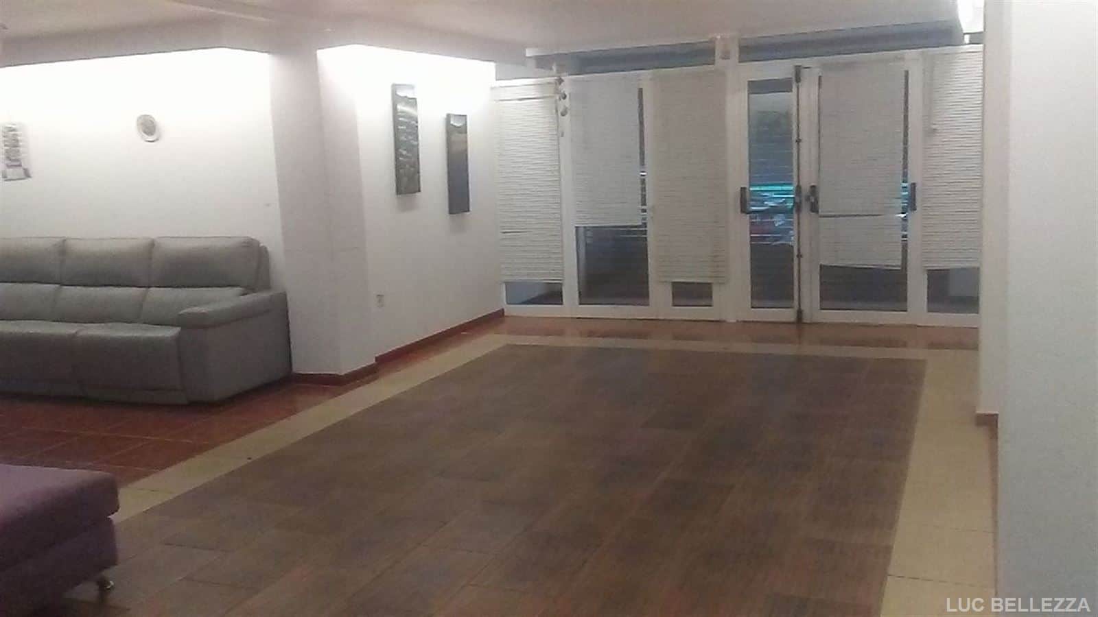 Local de 122m2 + vivienda de 120 m2 - Foto 2