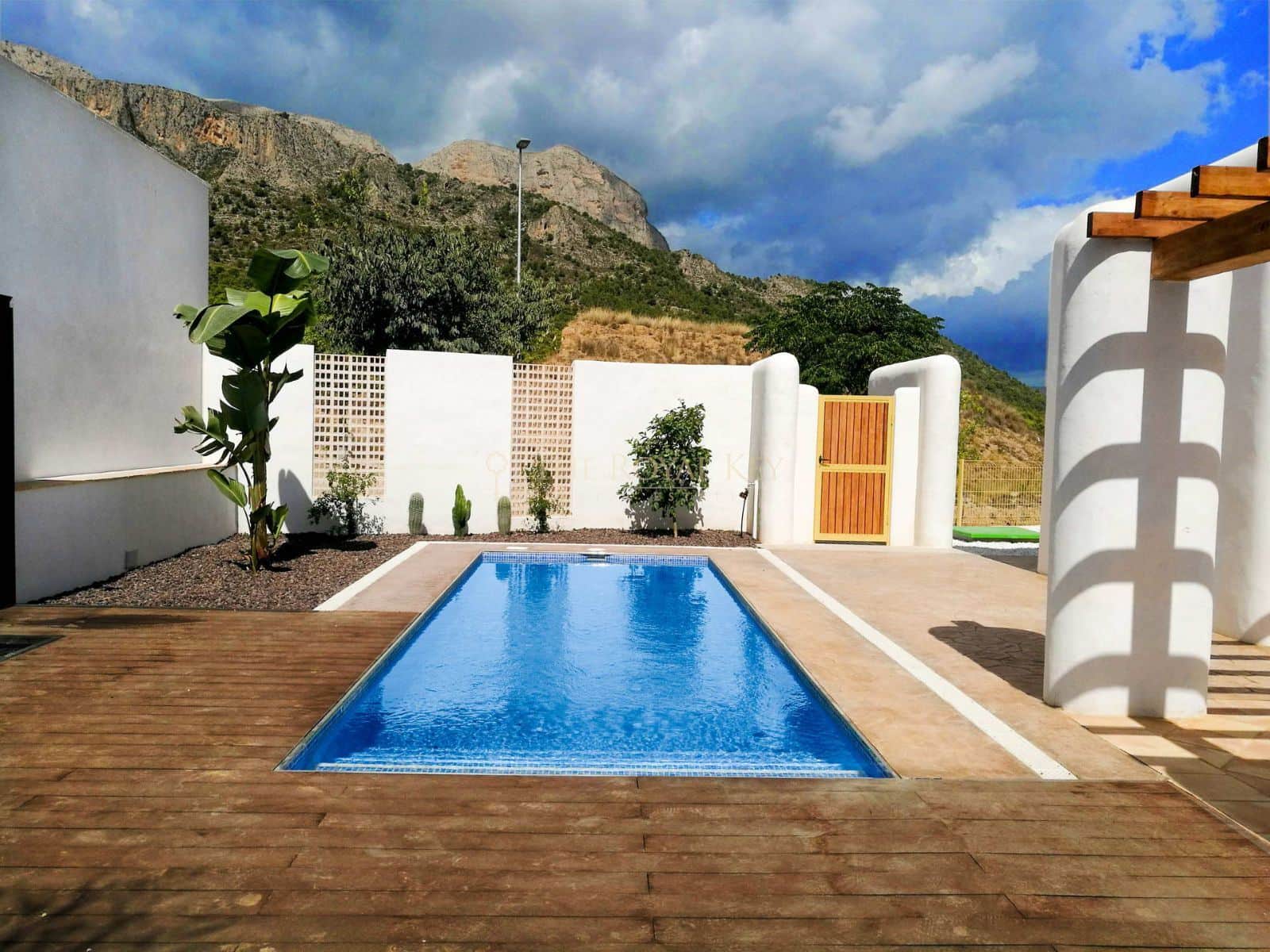 VILLA EN UNA SOLA PLANTA EN PERFECTO ESTADO Y BUENA UBICACIÓN - Foto 4