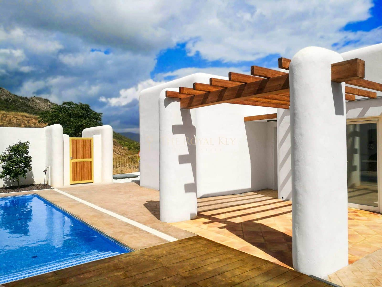 VILLA EN UNA SOLA PLANTA EN PERFECTO ESTADO Y BUENA UBICACIÓN - Foto 1