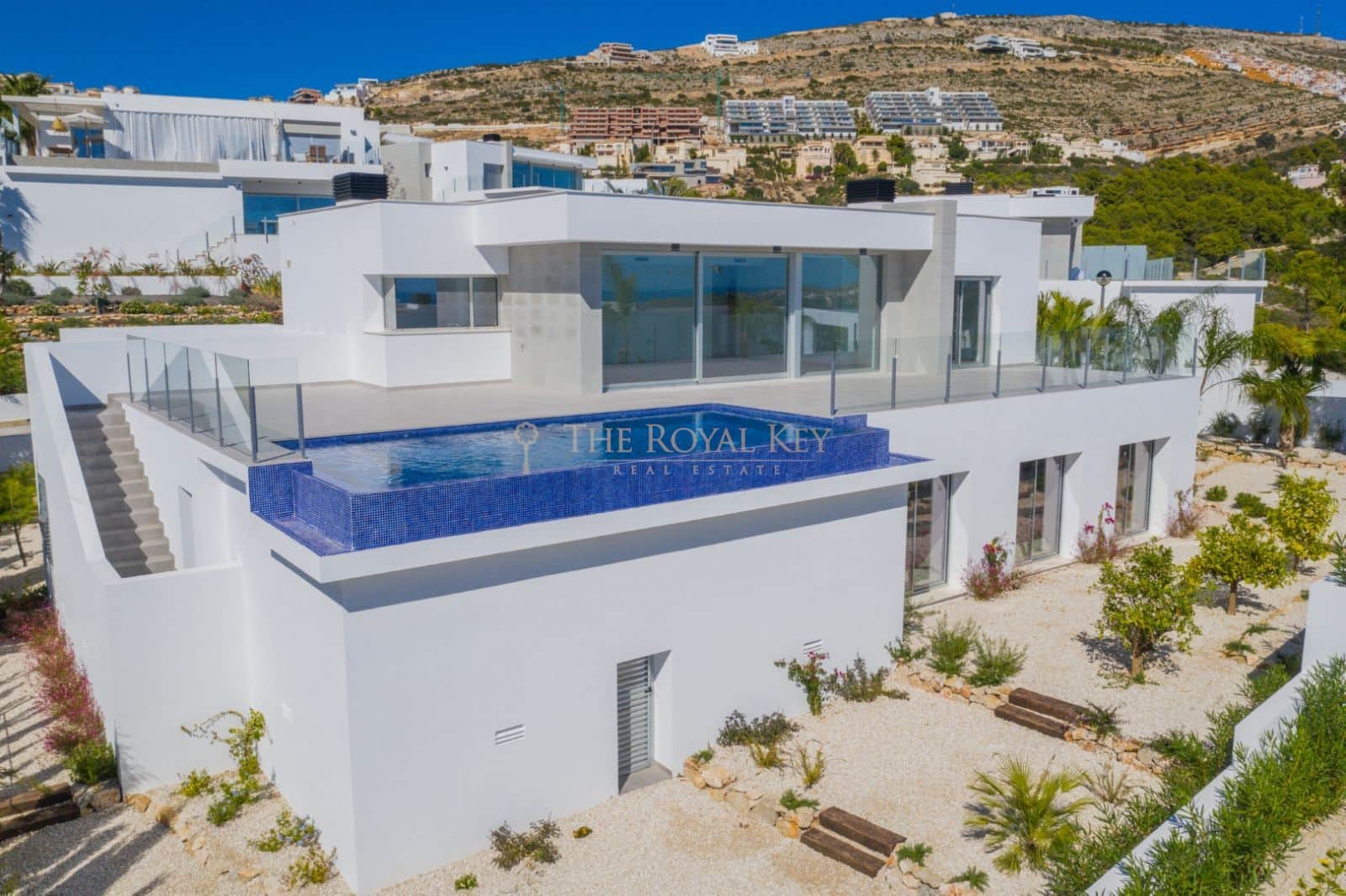 Villa de estilo moderno con vistas al mar en la Costa Blanca norte - Foto 3