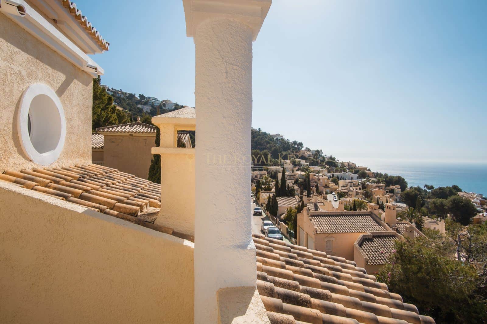 ¡ Oportunidad ! Chalet pareado con vistas al mar en urbanización privada - Foto 3