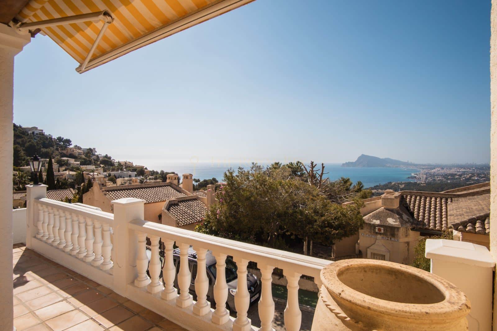 ¡ Oportunidad ! Chalet pareado con vistas al mar en urbanización privada - Foto 4