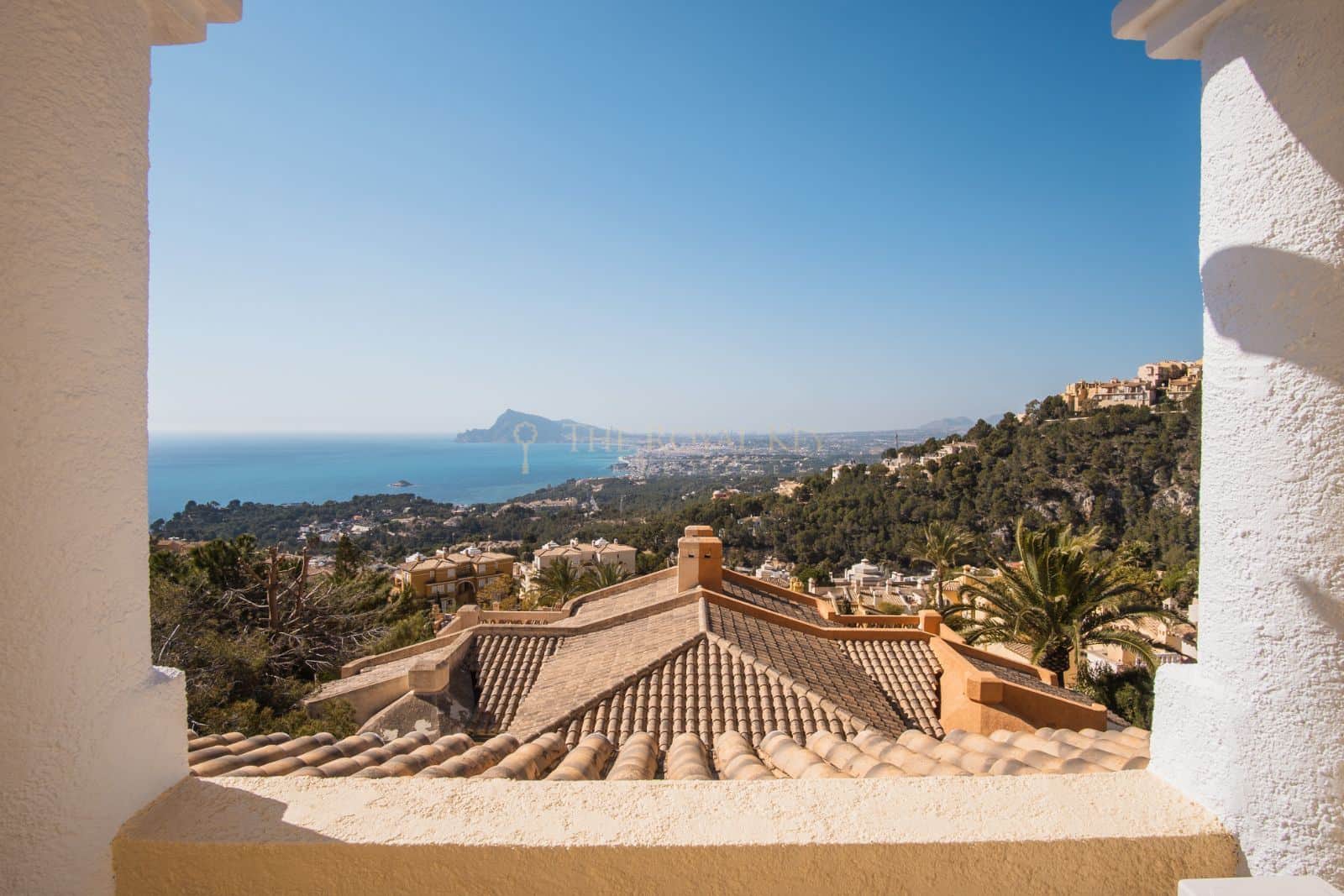 ¡ Oportunidad ! Chalet pareado con vistas al mar en urbanización privada - Foto 2