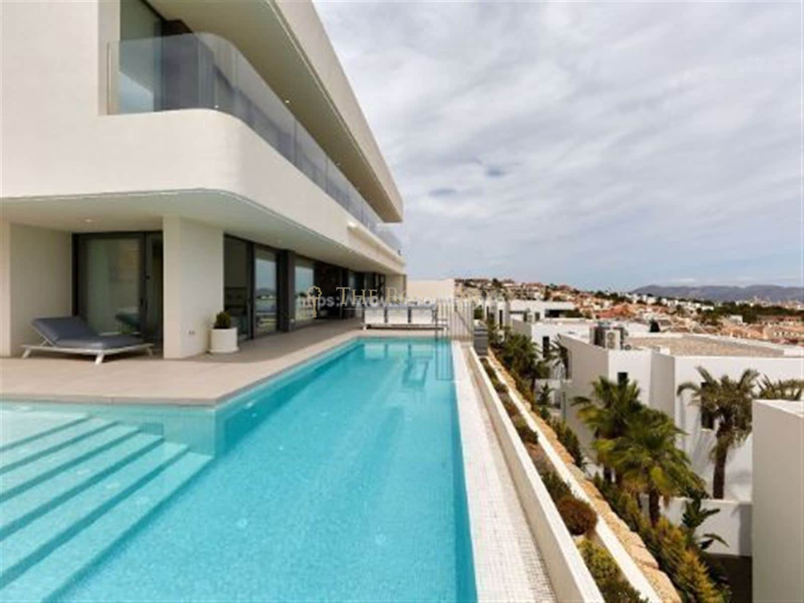 Villa en urbanización privada de lujo con vistas al mar - Foto 1