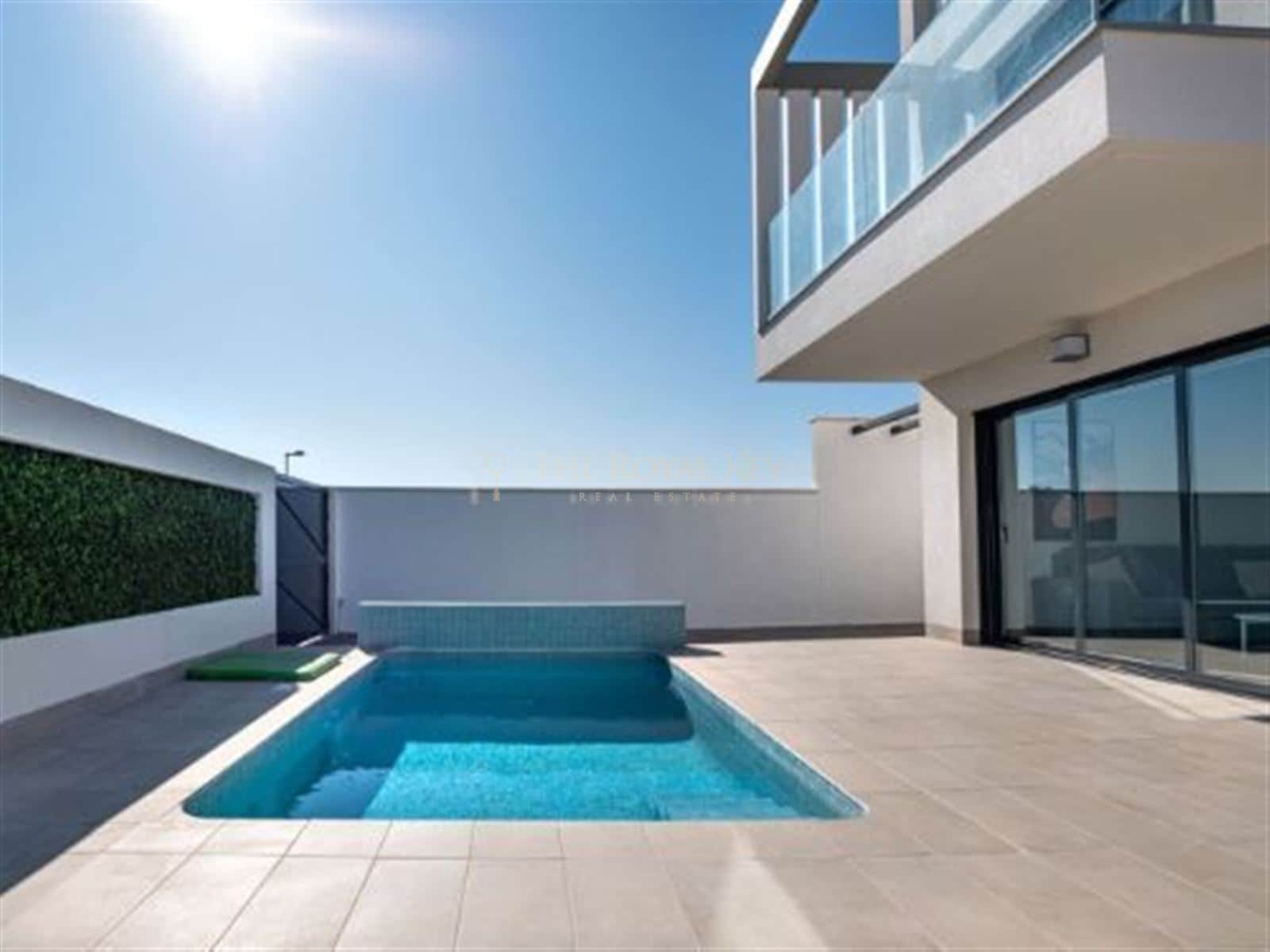 Villa en urbanización de golf y cerca de la playa - Foto 1