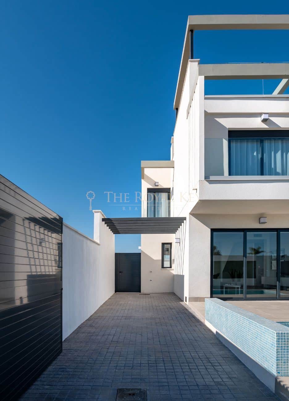 Villa en urbanización de golf y cerca de la playa - Foto 5