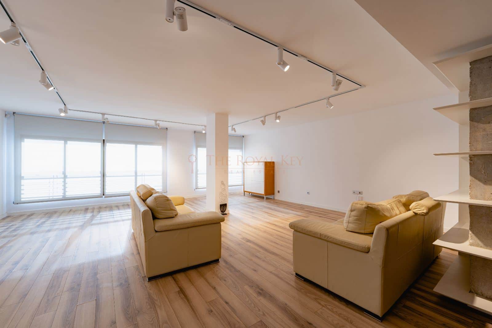 ¡OPORTUNIDAD! APARTAMENTO DE LUJO EN PLAYA DE PONIENTE - Foto 4