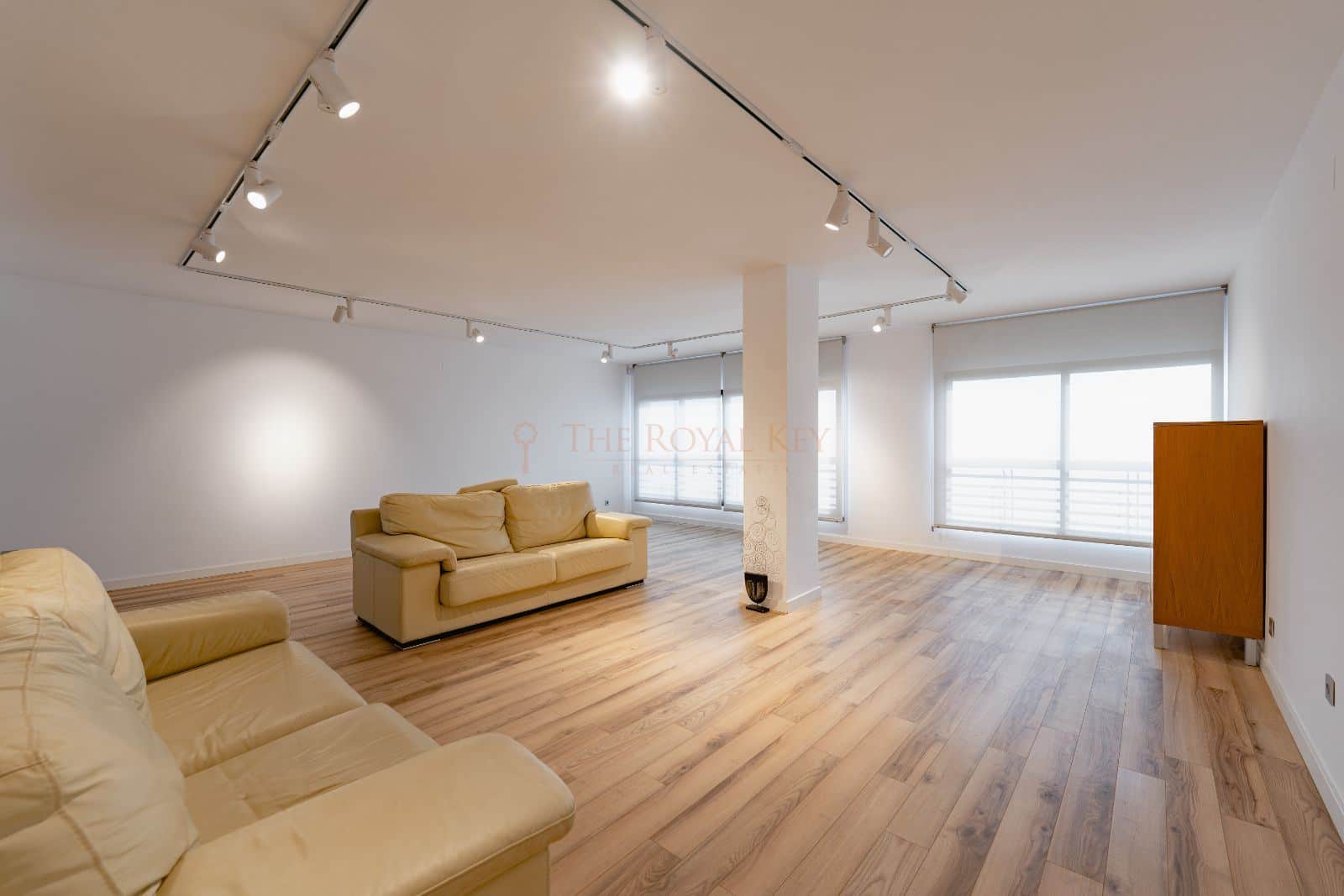 ¡OPORTUNIDAD! APARTAMENTO DE LUJO EN PLAYA DE PONIENTE - Foto 5