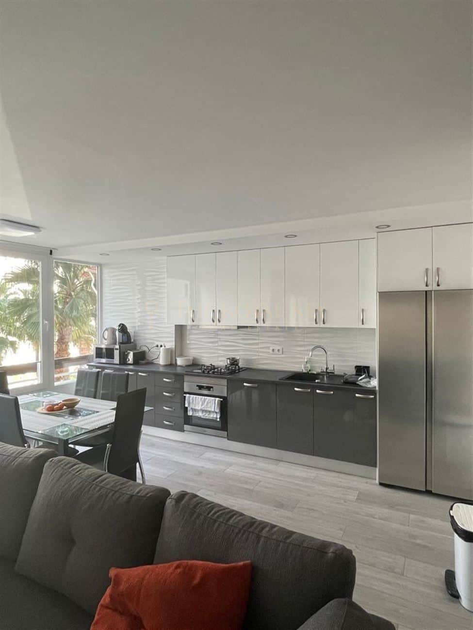 Piso totalmente reformado a 150 metros de la playa - Foto 5