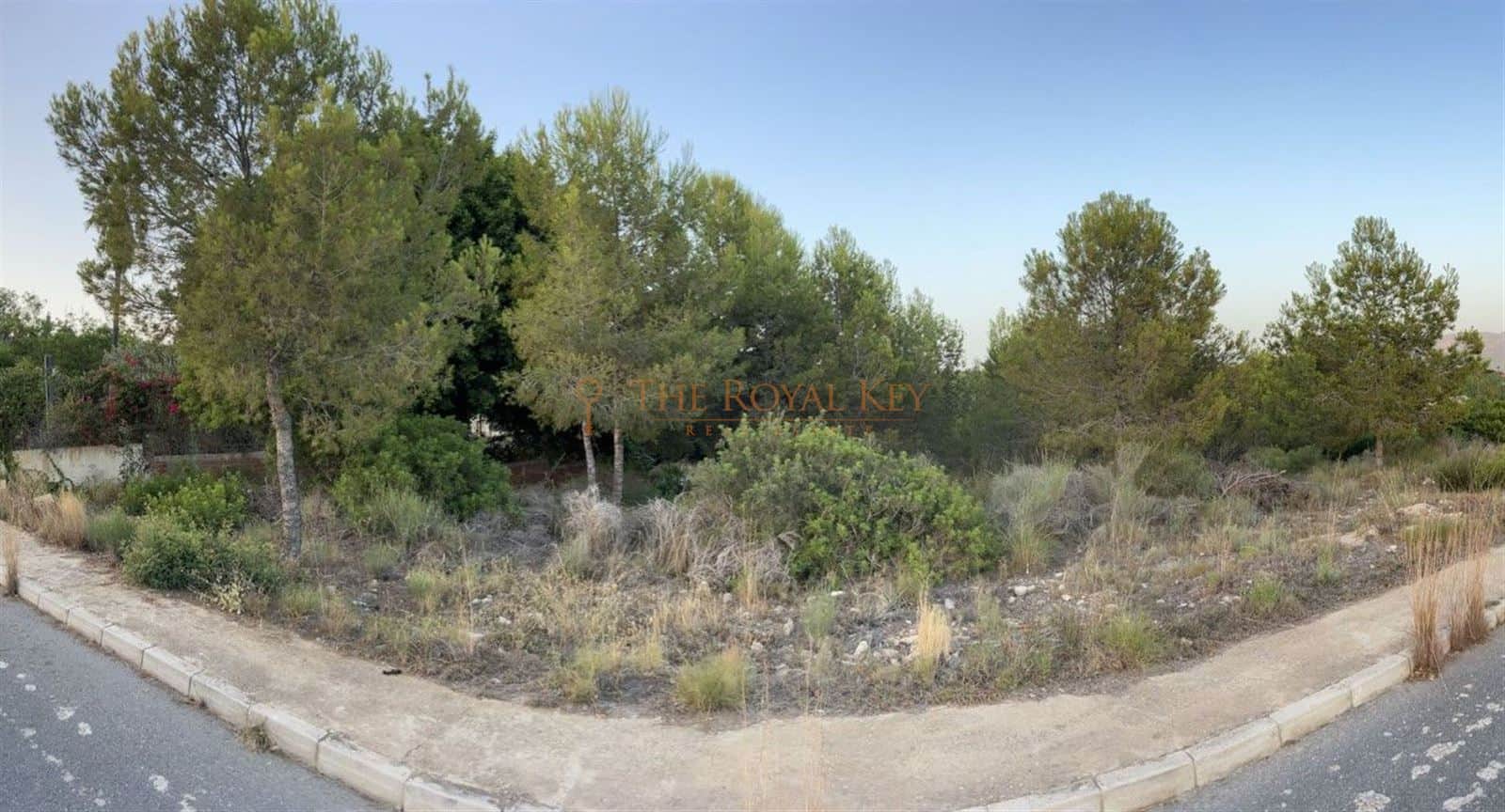 Parcela urbana con vistas panorámicas al mar - Foto 1