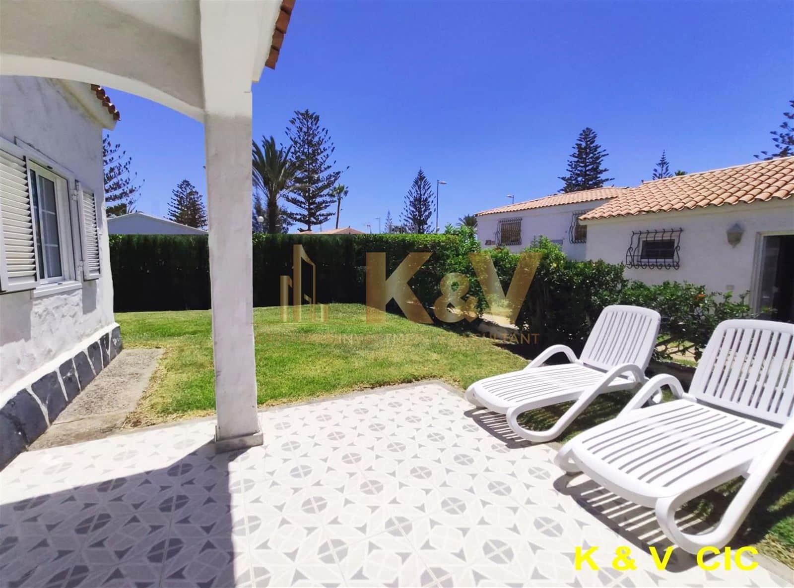 MARAVILLOSO BUNGALOW EN PLAYA DEL INGLÉS CON JARDÍN PRIVADO 150 m2 DE PARCELA - Foto 2