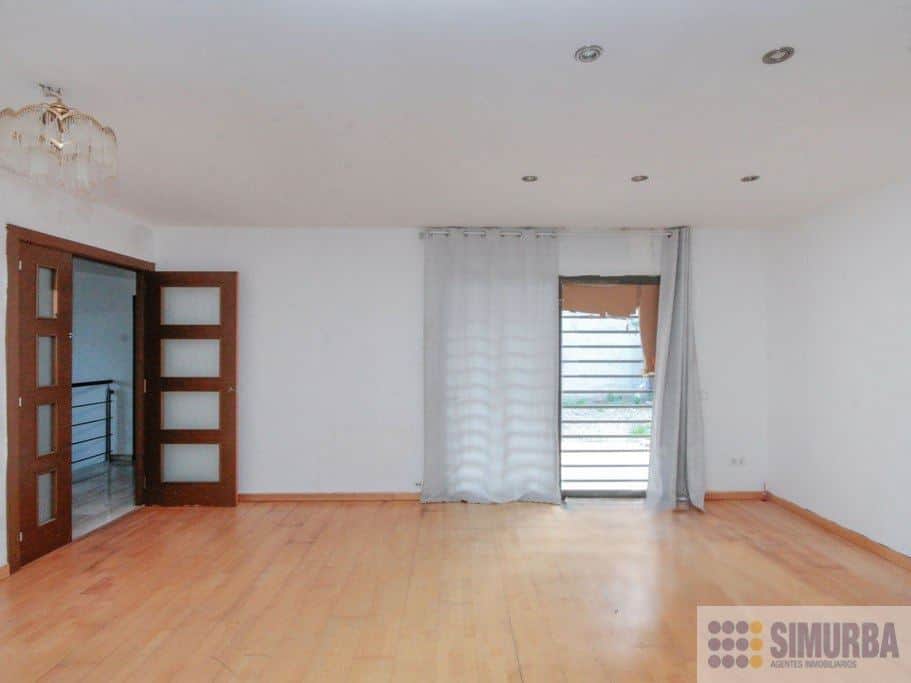 Casa en venta en Calle Rigoberta Menchú, Rubí, - Foto 2