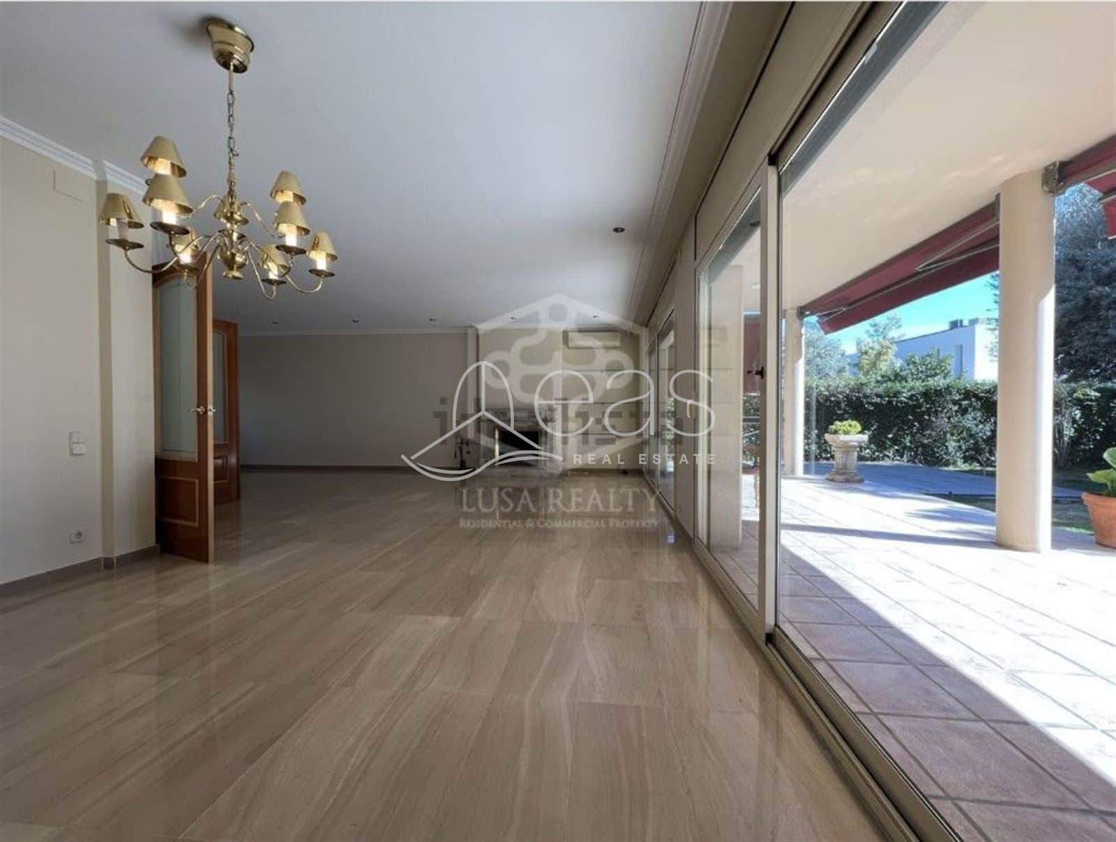 Casa con piscina y parking para 6 vehiculos en Ciudad Diagonal - Foto 5