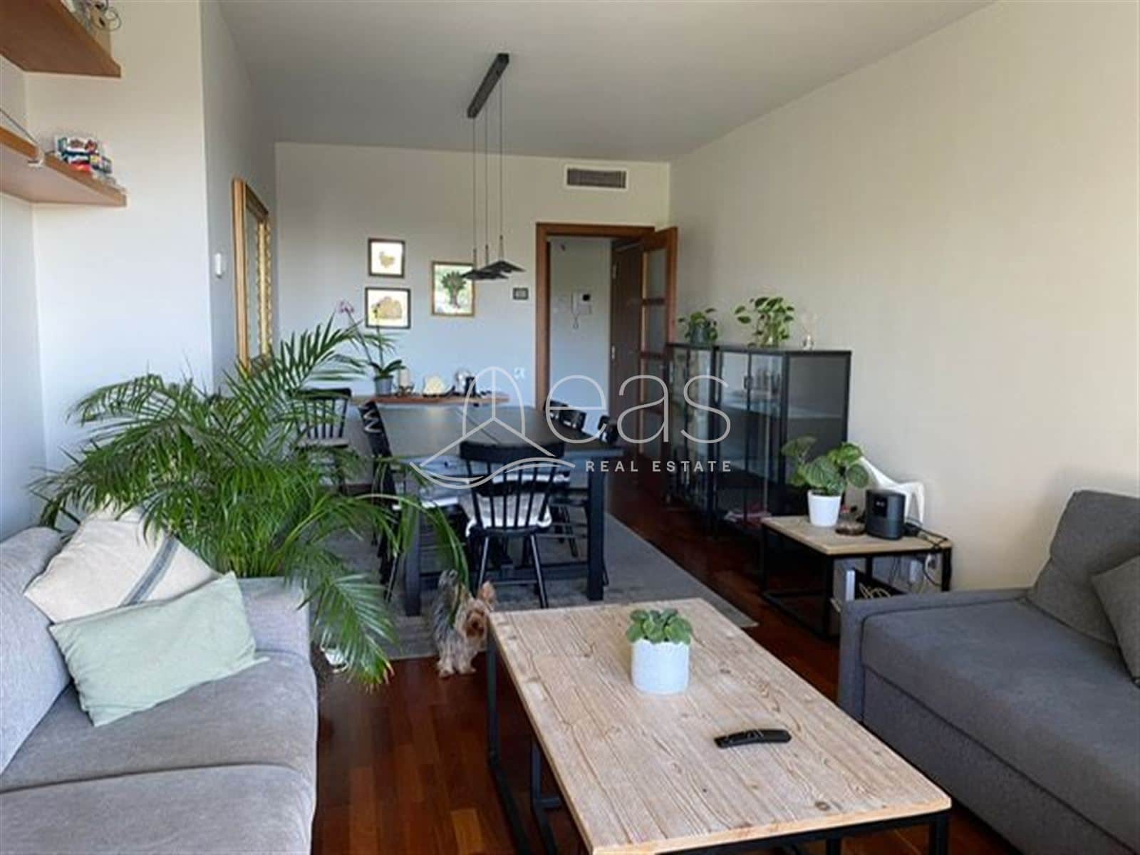 Luminoso piso con piscina en Esplugues - Foto 1