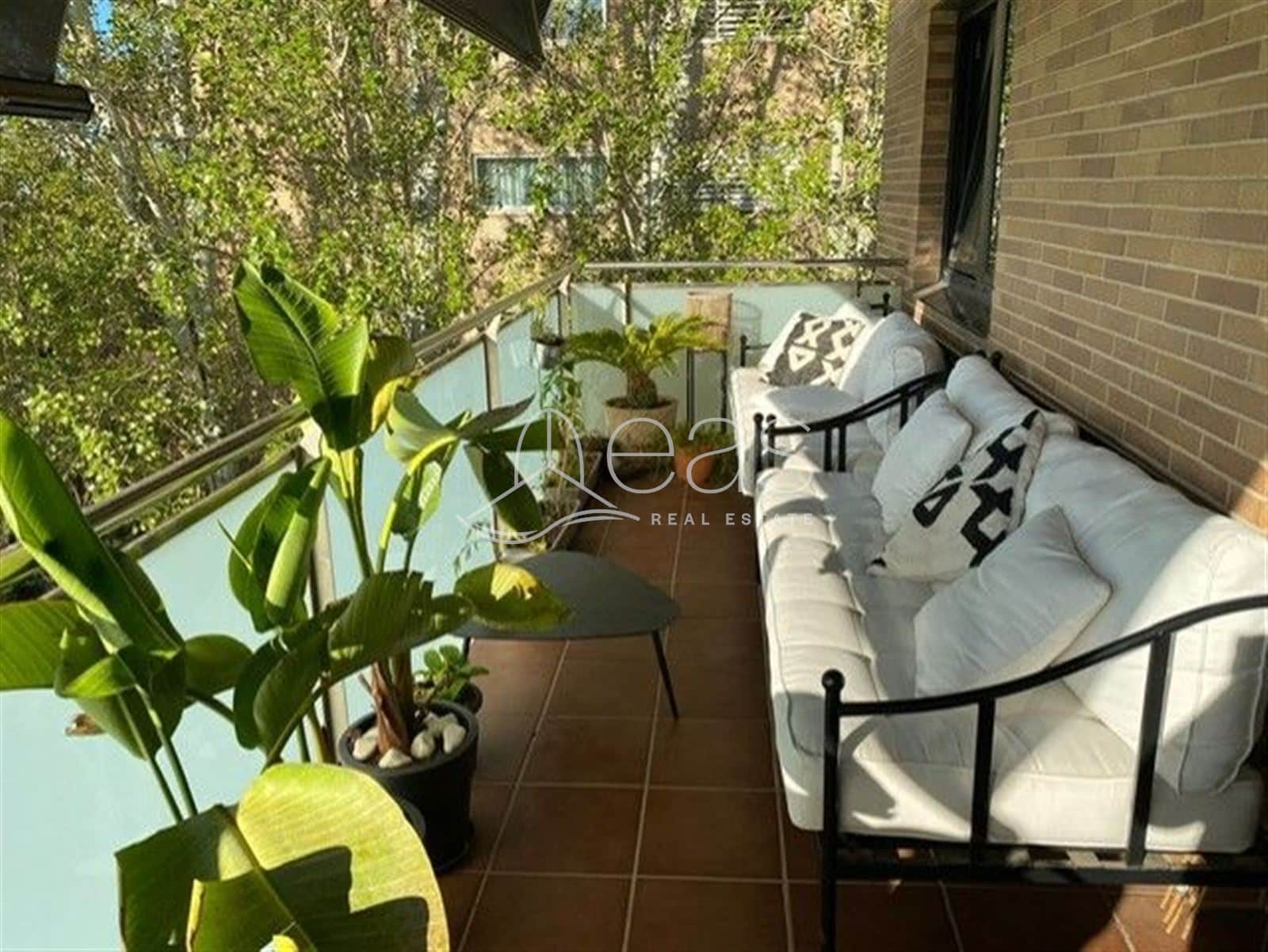 Luminoso piso con piscina en Esplugues - Foto 4