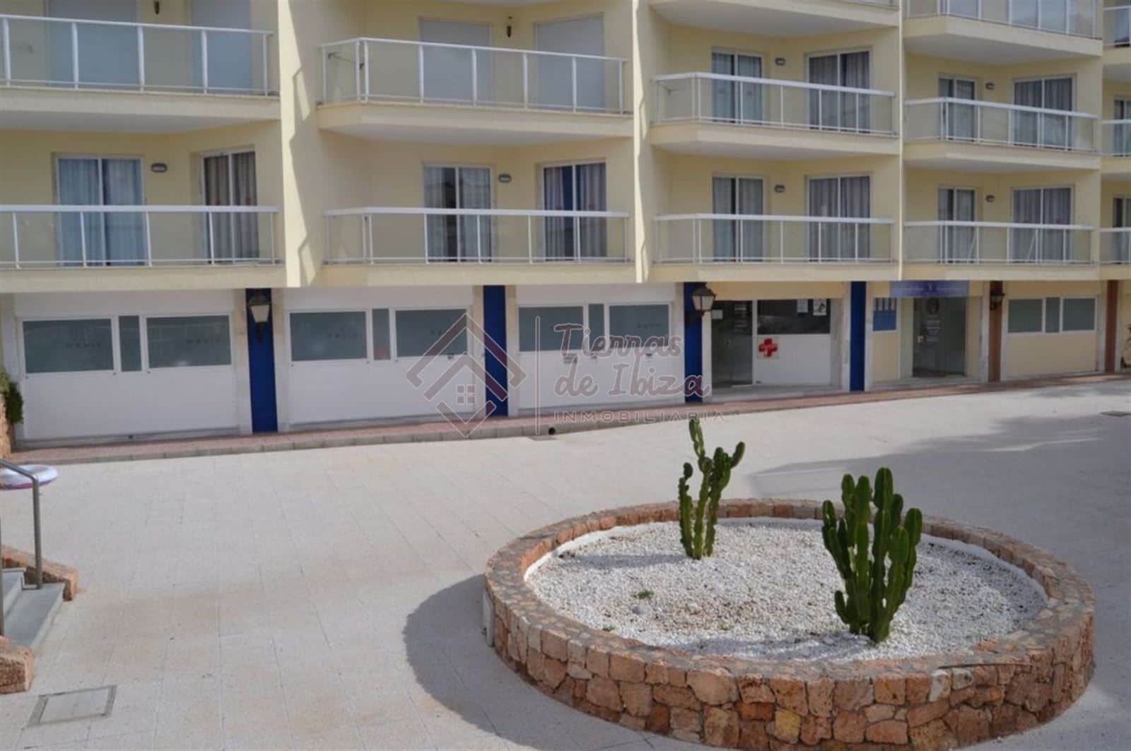 Local Comercial en Cala de Bou - Foto 1