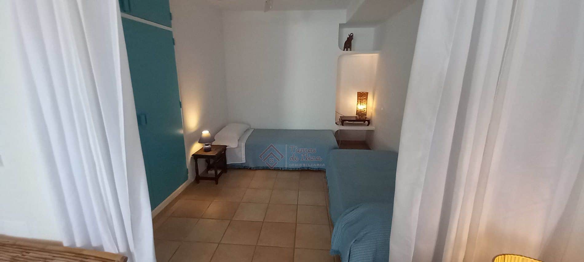 Apartamento en primera línea de mar en Cala Vadella - Foto 2