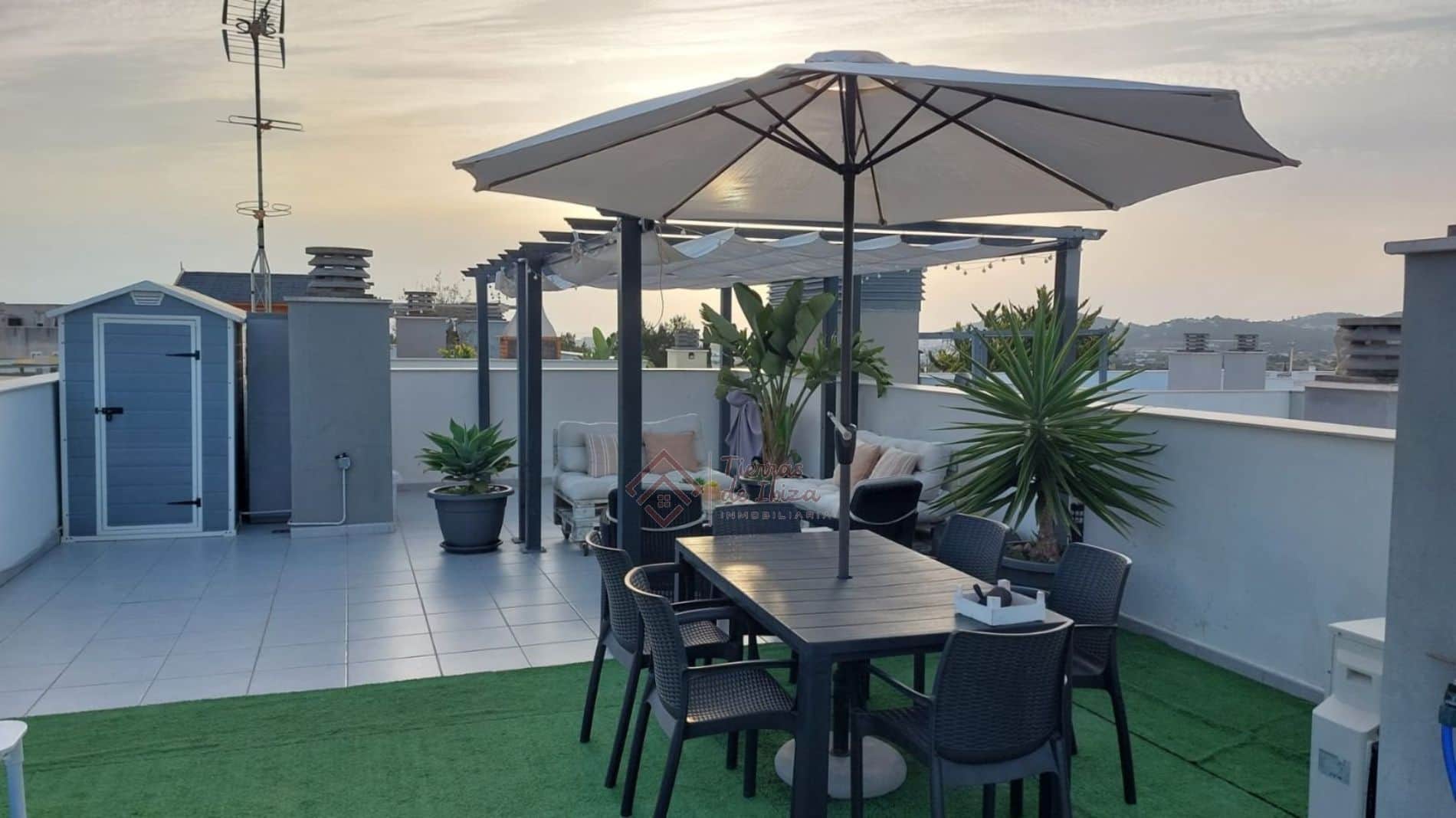 Ático en San Antonio con Garaje y Trastero - Foto 1