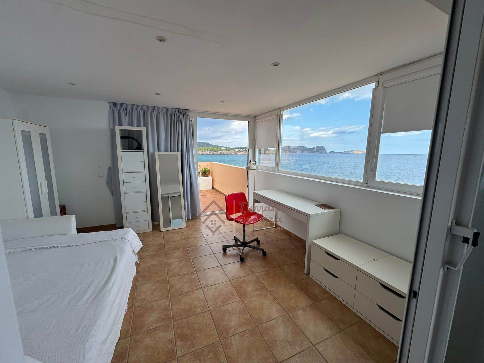 Ático en 1º Línea de Mar en Cala Llonga - Foto 2