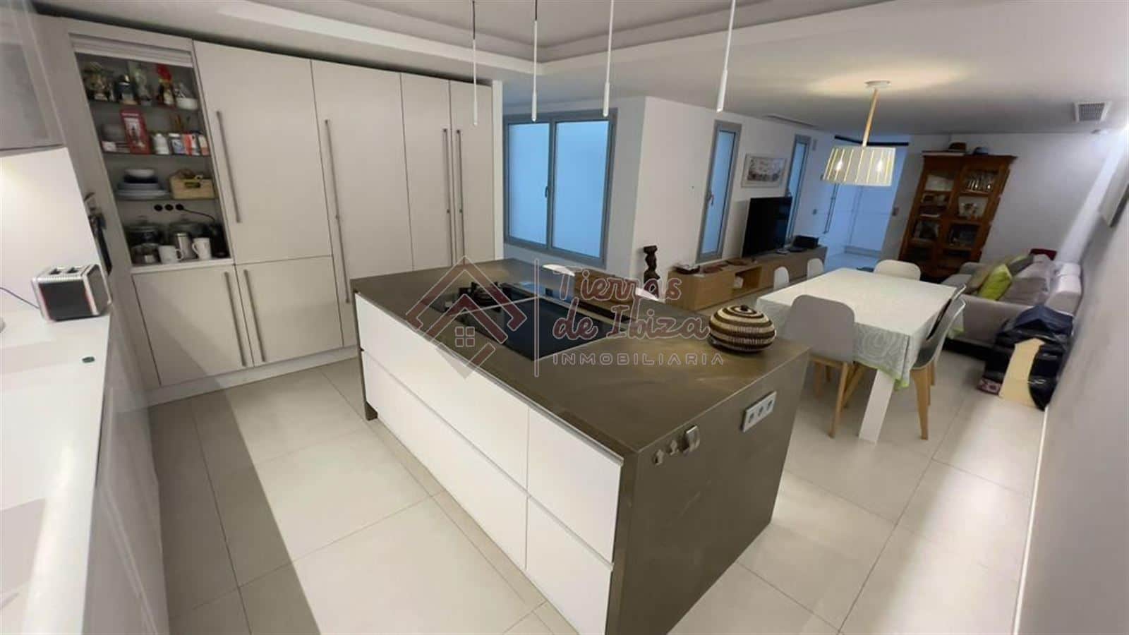 Piso en Marina Botafoc - Foto 1