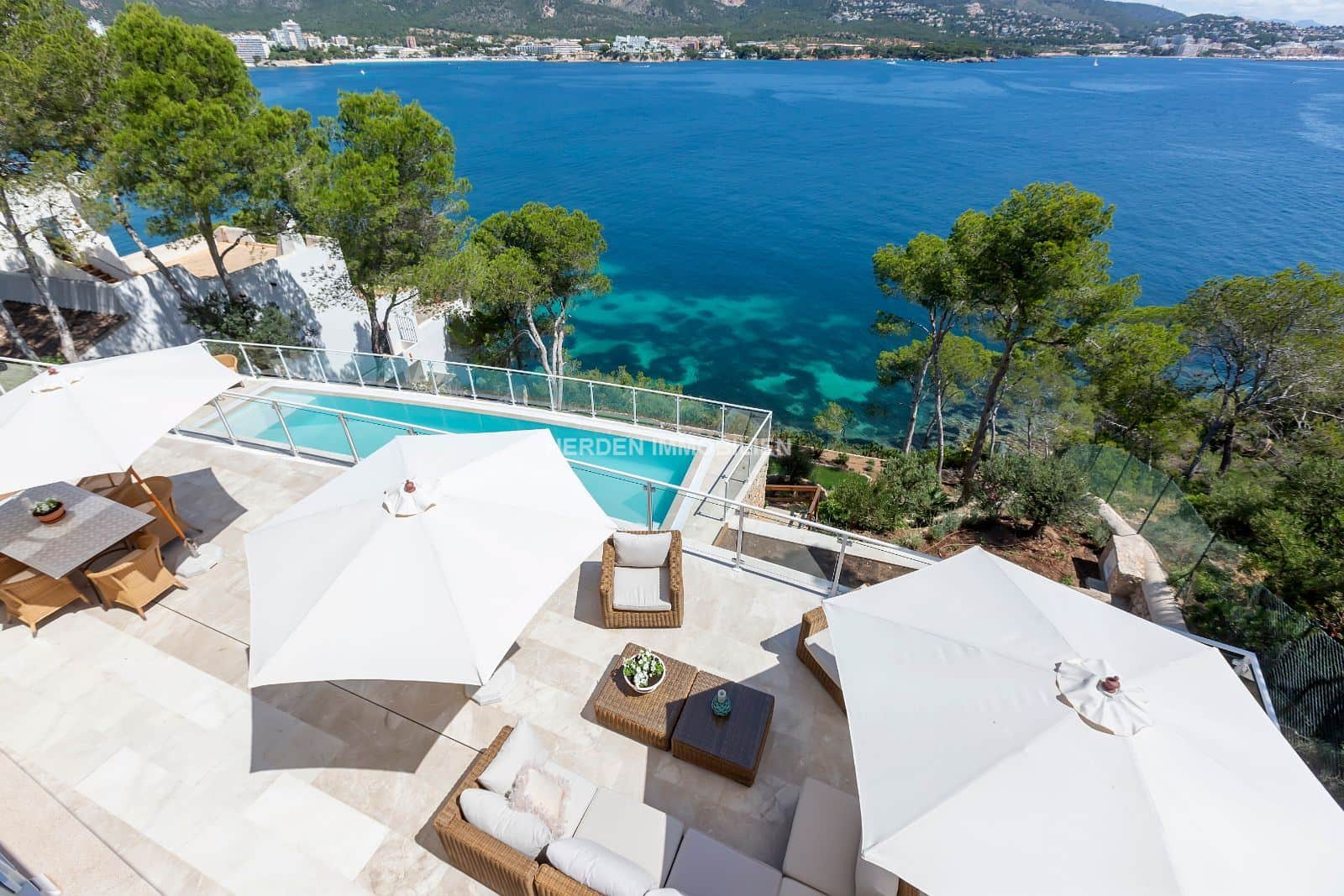VILLA PRIMERA LINIA DE MAR PALMANOVA MALLORCA EN VENTA - Foto 1