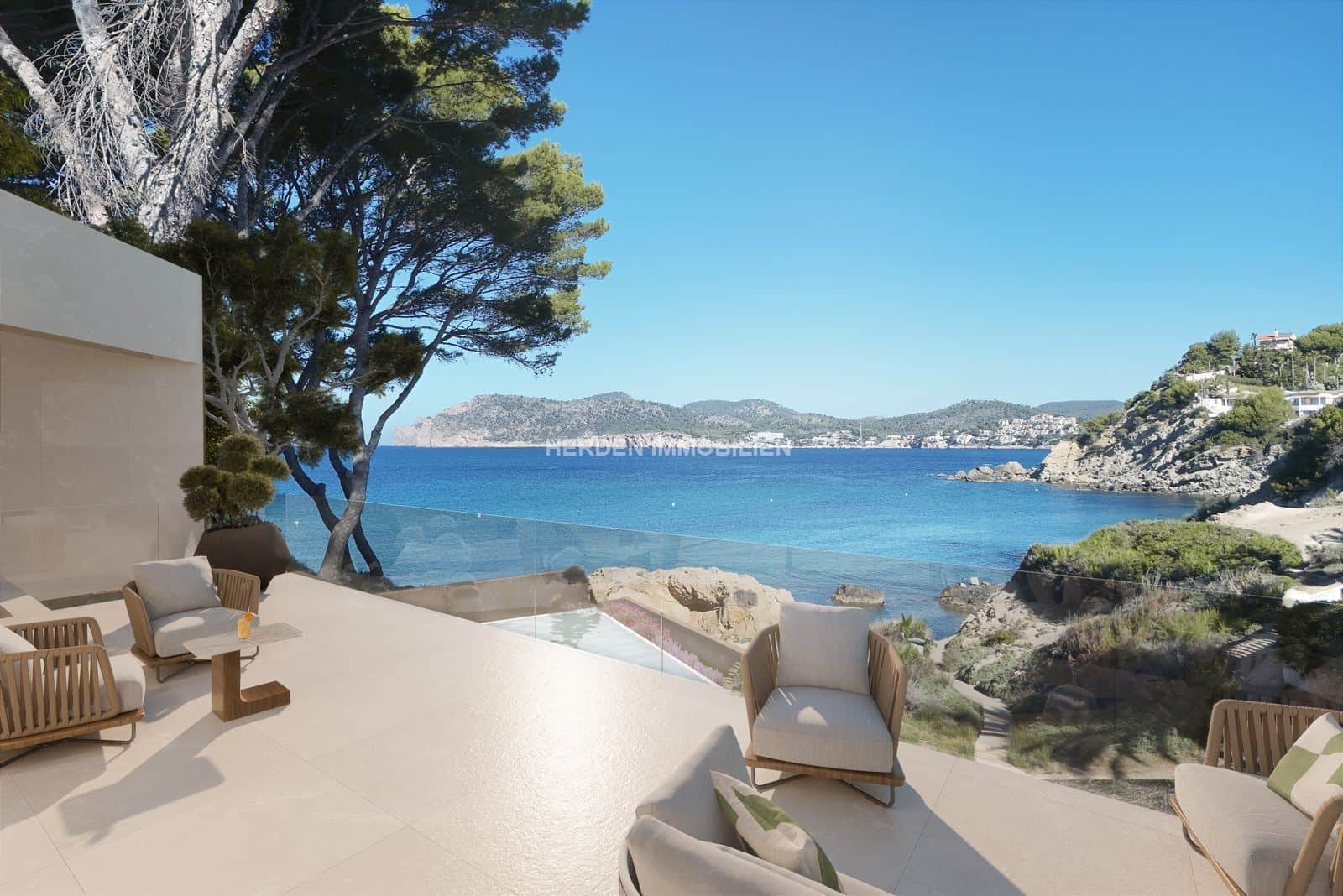 PROYECTO DE NUEVA CONSTRUCCIÓN DE VILLA CON PRIMERA LÍNEA DE MAR Y ACCESO AL MAR EN COSTA DE LA CALMA MALLORCA EN VENTA - Foto 3