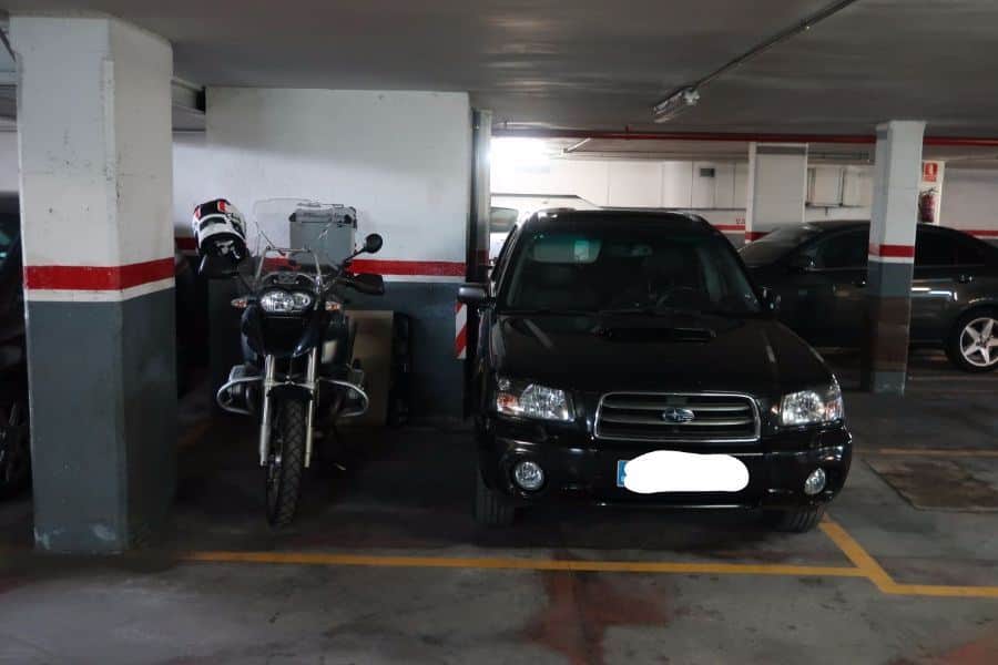 PLAZA DE PARKING EN VENTA, PARA COCHE Y MOTO!!! - Foto 2